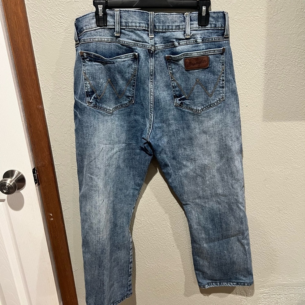 Wrangler Retro Slim Bootcut Denim Jeans Size 34x30 EUC Medium Wash Color - Picture 4 of 4